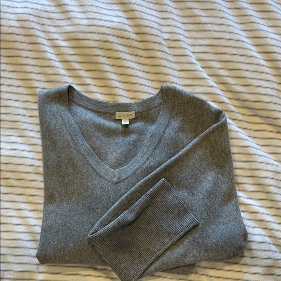 Garnet Hill Charcoal Cashmere V-Neck Women's Sweater Large - Picture 3 of 3